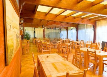 Sala da pranzo - Attività Commerciale Via S.Maria di Siponto
 
10, Manfredonia - foto 4