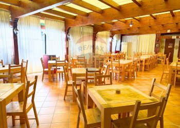 Sala da pranzo - Attività Commerciale Via S.Maria di Siponto
 
10, Manfredonia - foto 9