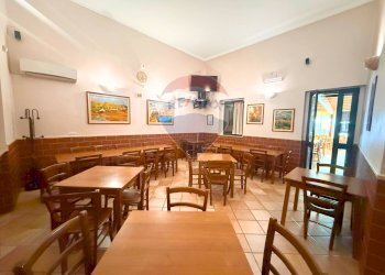 Sala da pranzo - Attività Commerciale Via S.Maria di Siponto
 
10, Manfredonia - foto 10