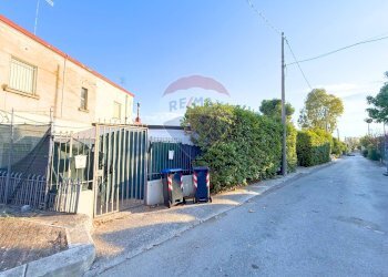 Casa all\'aperto - Attività Commerciale Via S.Maria di Siponto
 
10, Manfredonia - foto 25