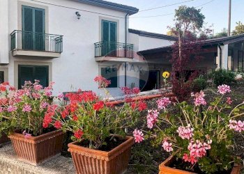 Casa all\'aperto - Casa indipendente c.da Fontana dell'olmo
 
sn, Fontanarosa - foto 6