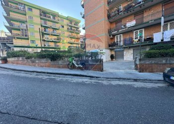 Edificio all\'aperto - Negozio Via San Domenico
 
93, Napoli - foto 3