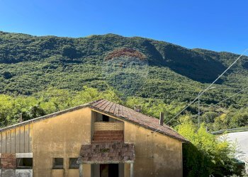 Vista delle montagne - Casa indipendente Via San Lorenzo
 
12, Castelpizzuto - foto 4