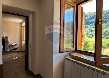 Hall / corridoio - Casa indipendente Via San Lorenzo
 
12, Castelpizzuto - foto 12