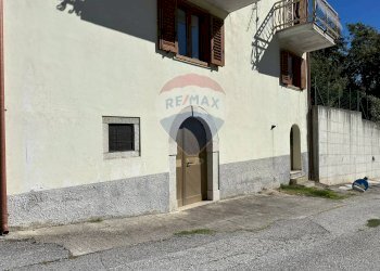 Edificio all\'aperto - Casa indipendente Via San Lorenzo
 
12, Castelpizzuto - foto 13