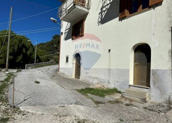 Edificio all\'aperto - Casa indipendente Via San Lorenzo
 
12, Castelpizzuto - foto 16