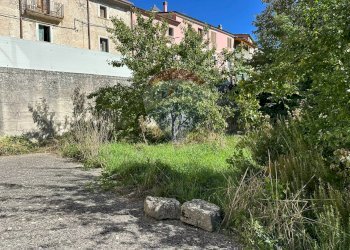 Giardino - Casa indipendente Via San Lorenzo
 
12, Castelpizzuto - foto 31