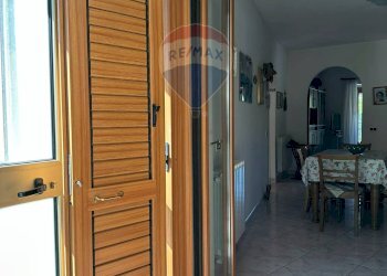 Hall / corridoio - Casa indipendente Via San Lorenzo
 
12, Castelpizzuto - foto 79