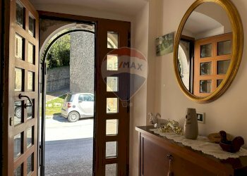 Hall / corridoio - Casa indipendente Via San Lorenzo
 
12, Castelpizzuto - foto 105