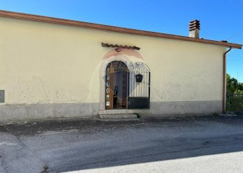 Ingresso piano primo - Casa indipendente Via San Lorenzo
 
12, Castelpizzuto - foto 107