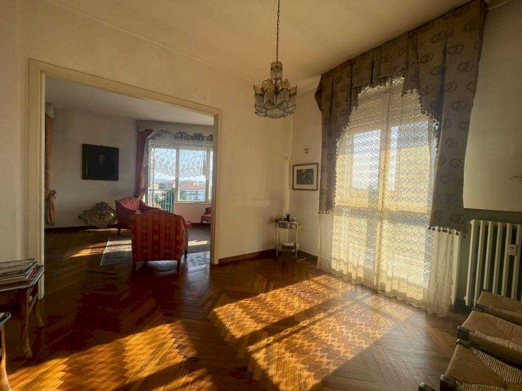 Salone - Appartamento viale Monte Grappa, Reggio nell'Emilia - foto 3