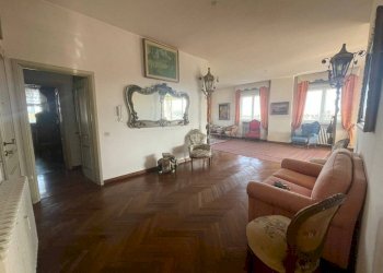 Salone - Appartamento viale Monte Grappa, Reggio nell'Emilia - foto 1