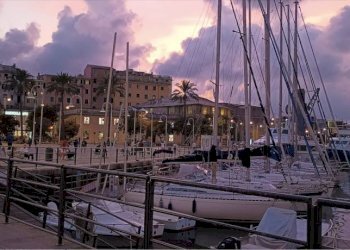 Zona - Trilocale piazza San Luca, 2, Genova (zona Centro Storico) - foto 12