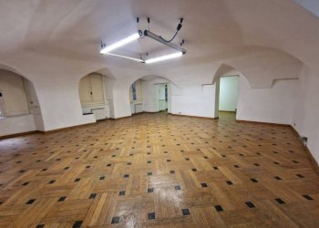Interno non residenziale - Trilocale piazza San Luca, 2, Genova (zona Centro Storico) - foto 4