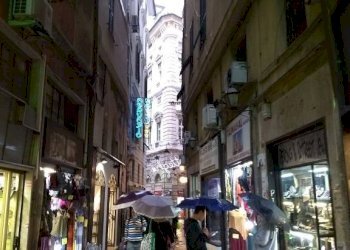 Zona - Trilocale piazza San Luca, 2, Genova (zona Centro Storico) - foto 16