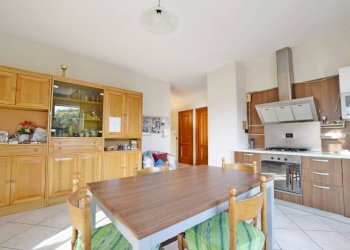 Cucina - Trilocale via San Lorenzo, 1, Mondovì - foto 2