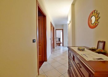 Corridoio - Trilocale via San Lorenzo, 1, Mondovì - foto 7