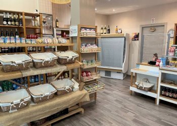 Interno non residenziale - Negozio via Roma, 33, Chieri - foto 9