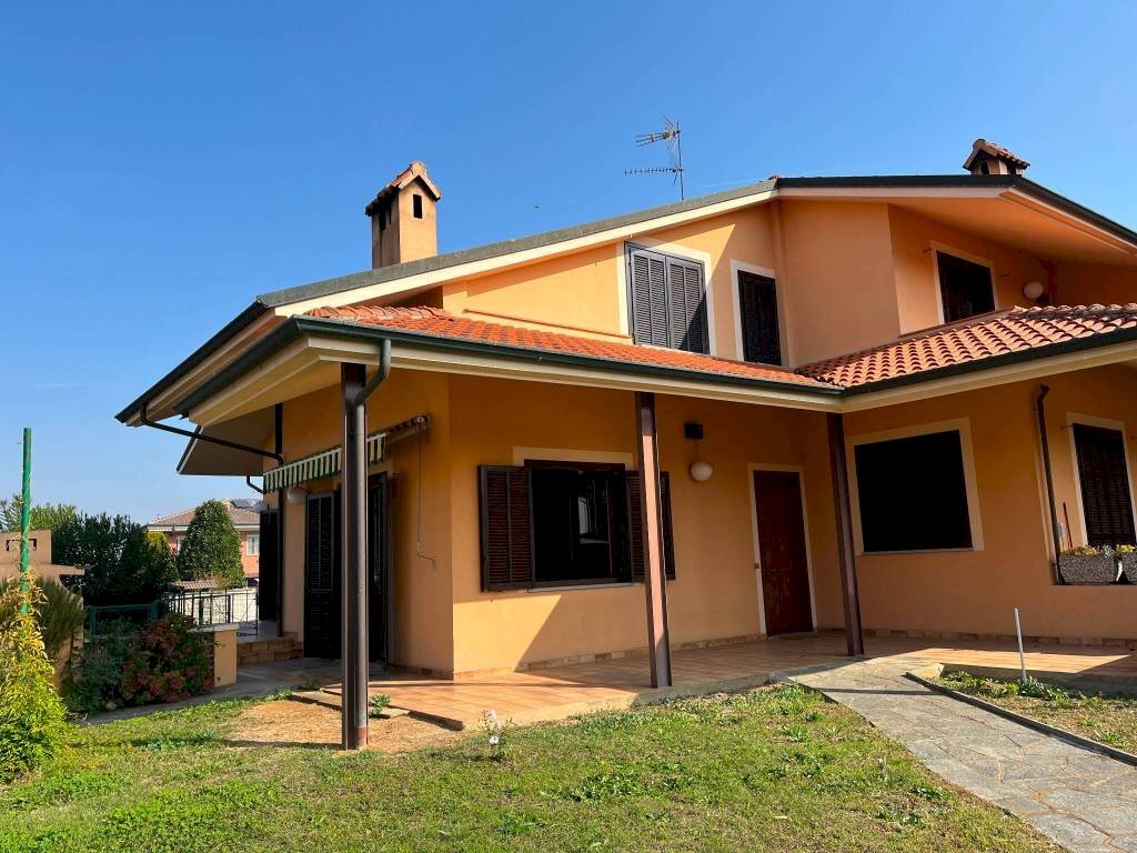 Facciata - Villa via Gioacchino Rossini, 1, Riva Presso Chieri - photo 2