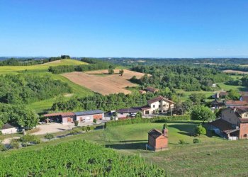 Vista - Attività Commerciale piazza Roma, Cortandone - foto 3