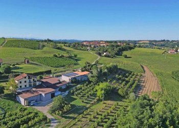 Vista - Attività Commerciale piazza Roma, Cortandone - foto 18