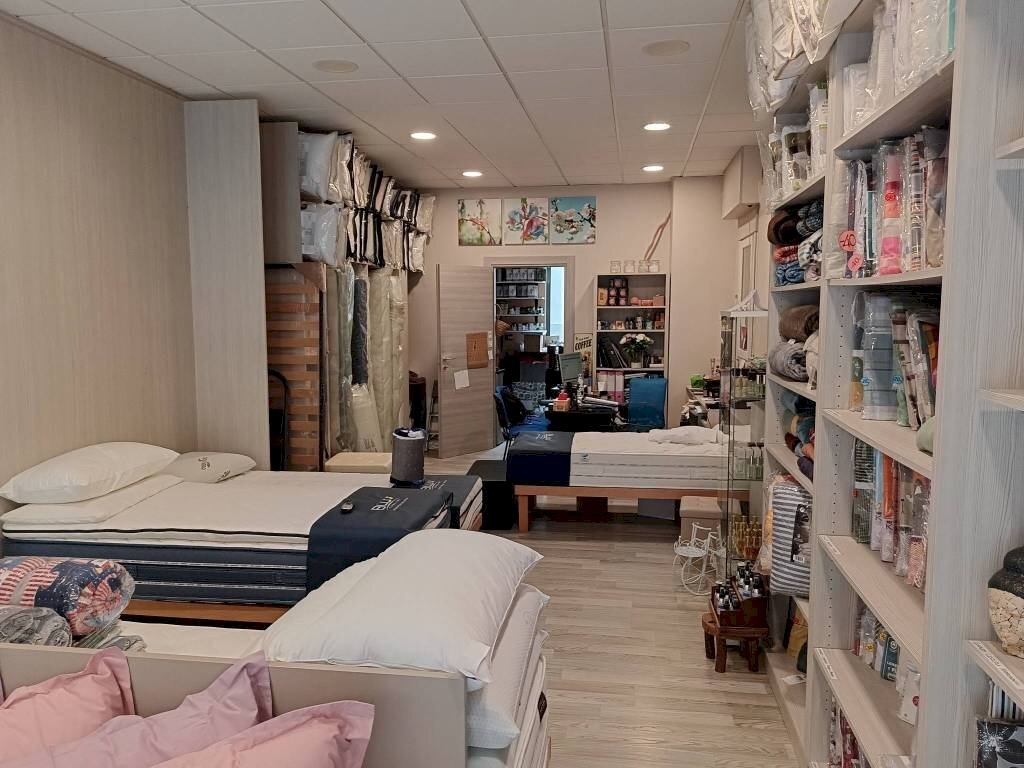 Interno non residenziale - Negozio Cuneo (zona Centro) - foto 3