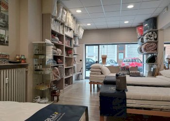 Interno non residenziale - Shop Cuneo (neighborhood Centro) - photo 2