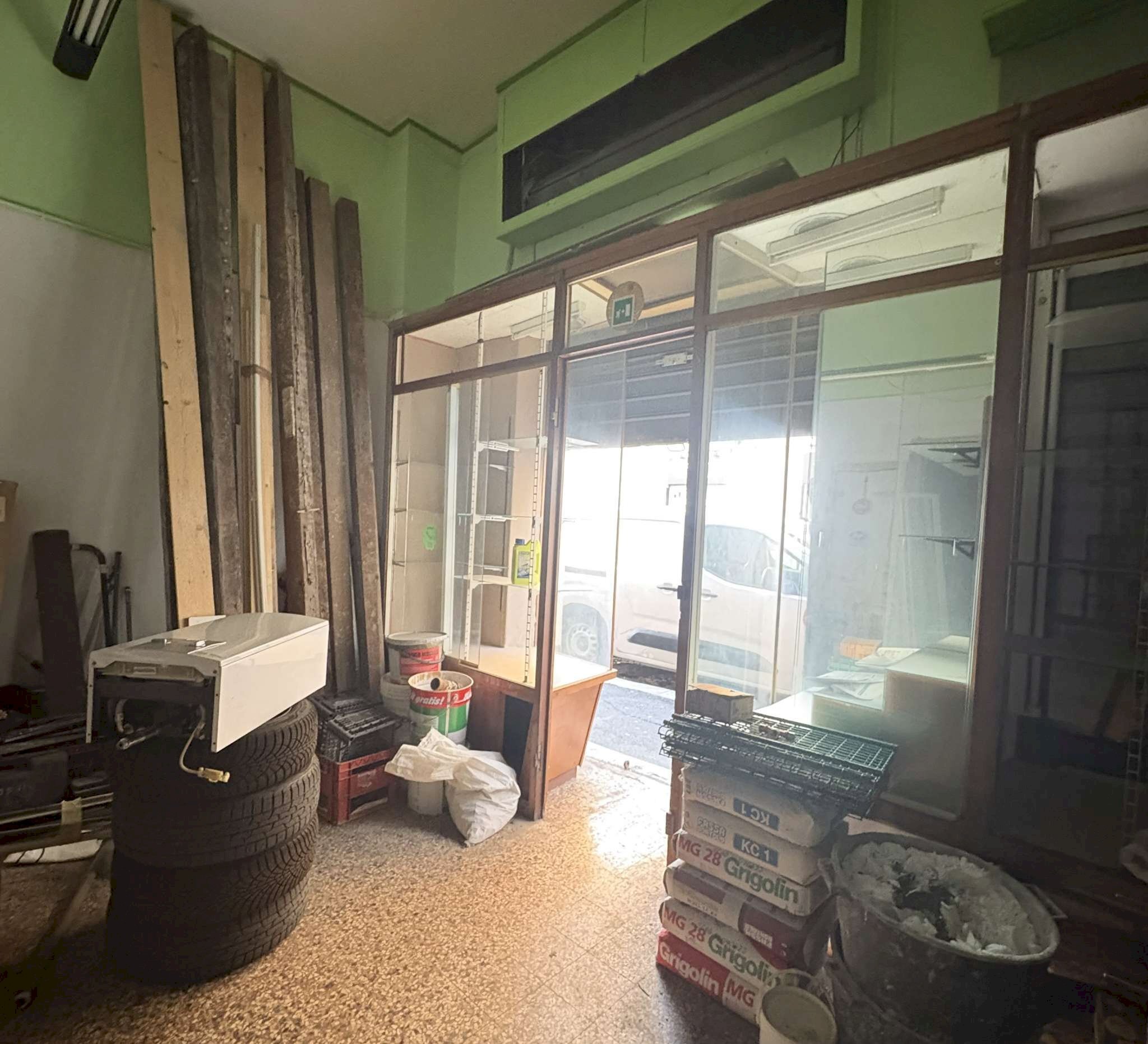 IMG_6334 - Negozio via Cavalli, Genova (zona Sestri Ponente) - foto 1