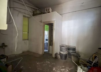 IMG_6335 - Shop via Cavalli, Genova (neighborhood Sestri Ponente) - photo 8