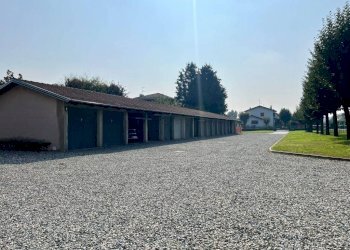 Cortile interno - Quadrilocale via La Marmora, 164, Vigliano Biellese - foto 28