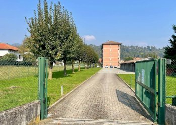 Cortile interno - Quadrilocale via La Marmora, 164, Vigliano Biellese - foto 31