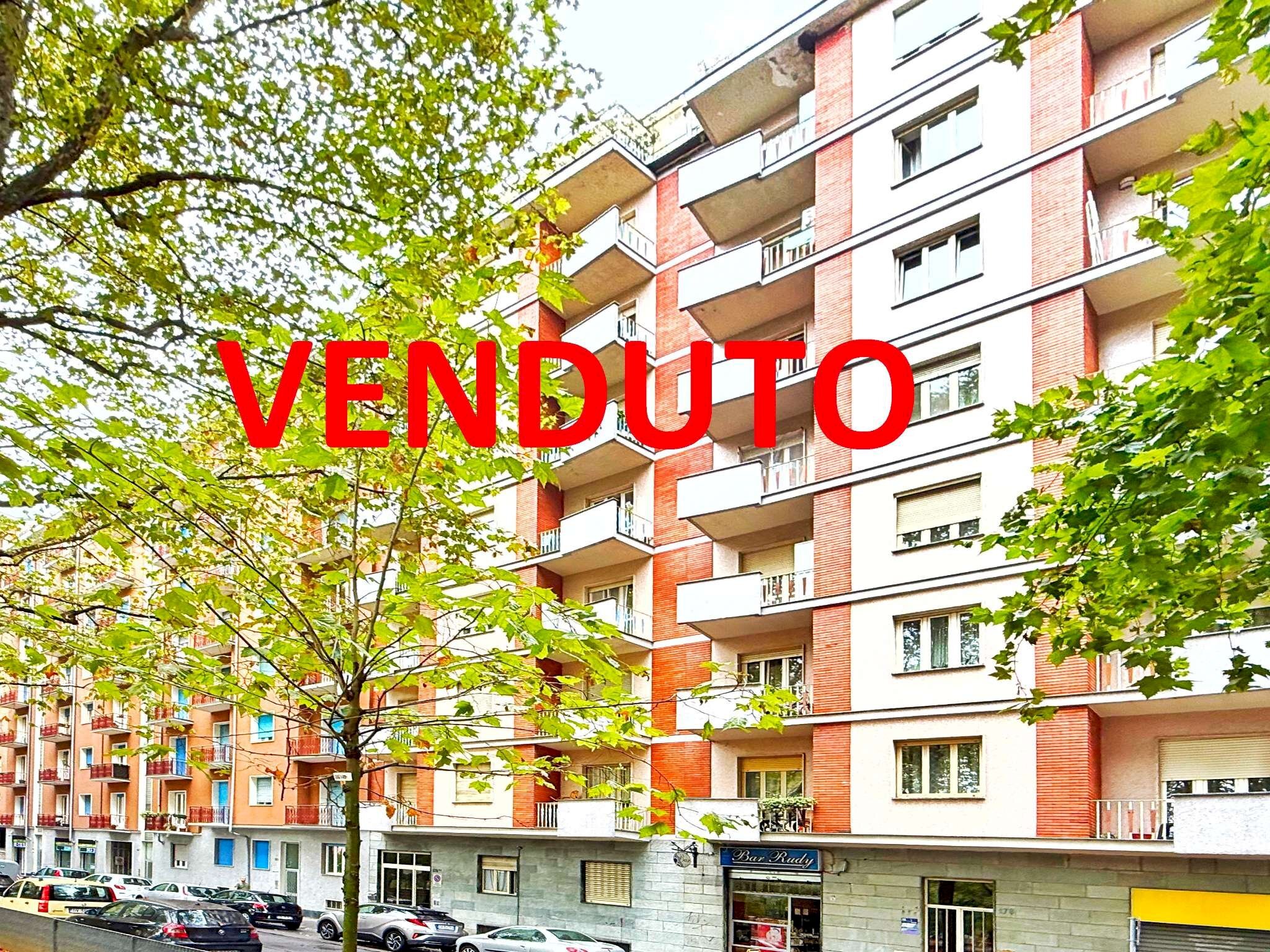 img_8659-01 - Shop largo Sempione, 178, Torino - photo 1