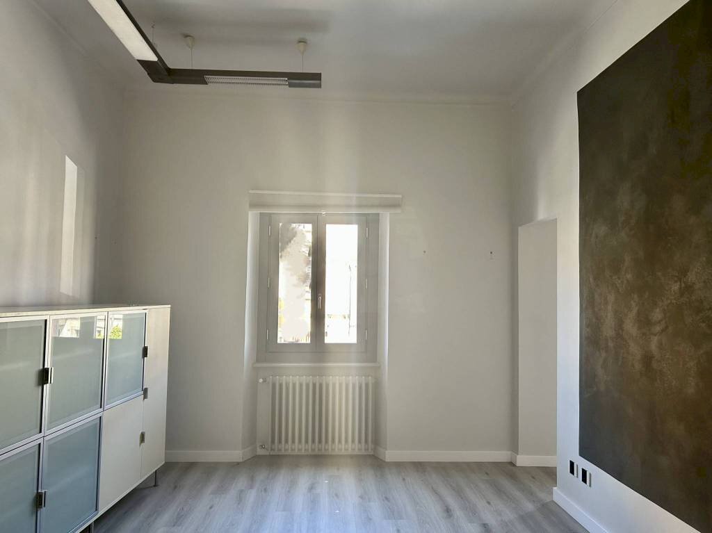 Ufficio - Negozio piazza Michele Ferrero, Alba - foto 2