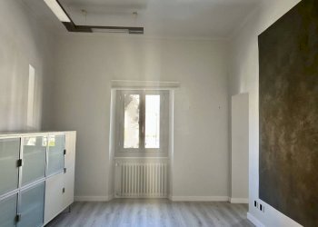 Ufficio - Shop piazza Michele Ferrero, Alba - photo 2