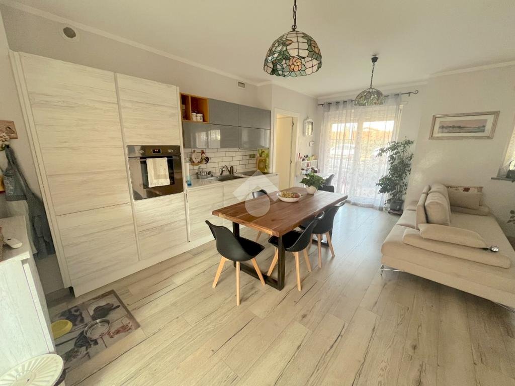 Three-room apartment Viale 17 Febbraio 1848, Pinerolo - photo 1