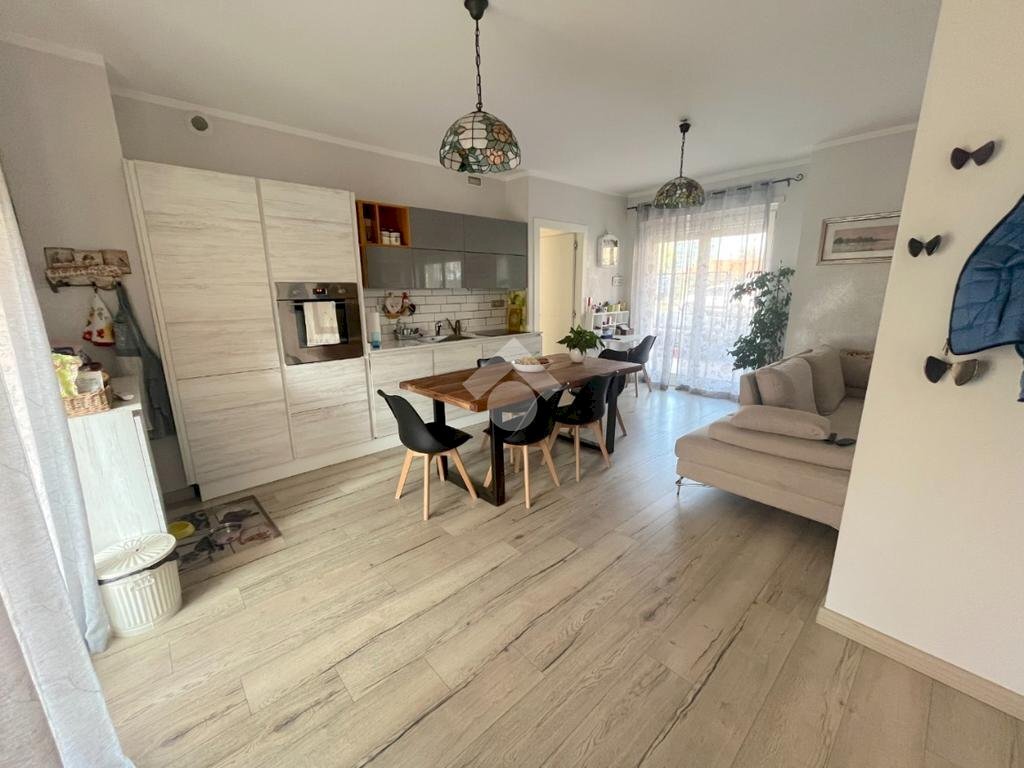 Three-room apartment Viale 17 Febbraio 1848, Pinerolo - photo 2