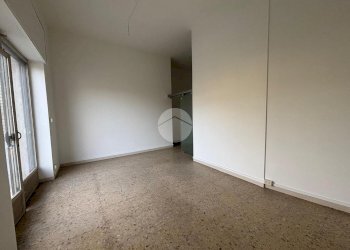 Negozio Via Roma, Bagnolo Piemonte - foto 2