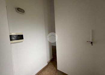 Negozio Via Roma, Bagnolo Piemonte - foto 7