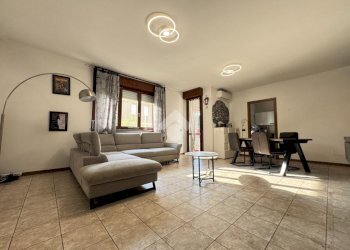 Trilocale Vicolo del Castagno, Galliate - foto 2