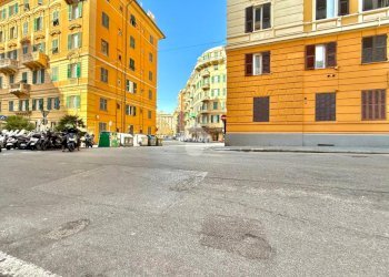 Quadrilocale Via Montevideo, Genova (zona Foce) - foto 7