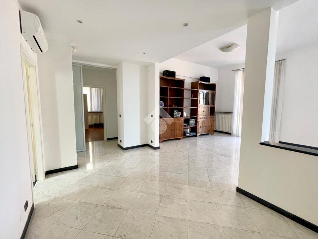 Apartment Via Galeazzo Alessi, Genova (neighborhood Carignano) - photo 2