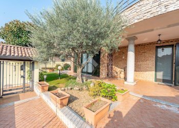 Portion of a house Via Brambilla il Giovane, Lainate - photo 4
