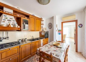 Portion of a house Via Brambilla il Giovane, Lainate - photo 8