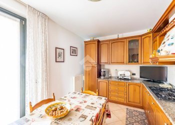 Portion of a house Via Brambilla il Giovane, Lainate - photo 9