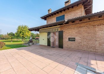 Portion of a house Via Brambilla il Giovane, Lainate - photo 27