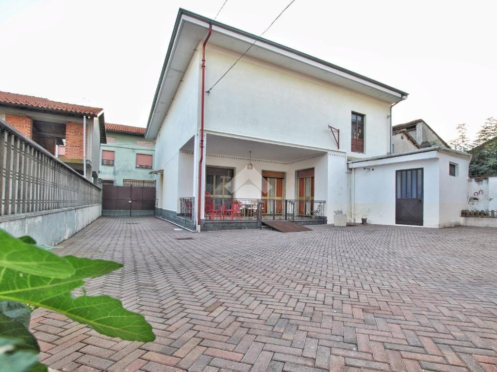 Casa indipendente Via Carlo Emanuele Dotta, Borgo d'Ale - foto 1