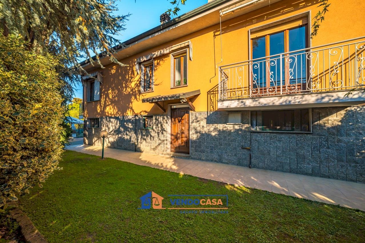 Independent house Moretta - photo 1