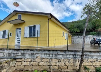 Foto 1 - Casa indipendente contrada valleluogo
40, Ariano Irpino - foto 1