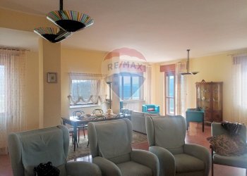 Soggiorno - Appartamento Via Dei Gigli
 
1, Lagonegro - foto 6