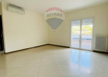 Stanza vuota - Trilocale Via Orfeo Mazzitelli
 
248, Bari - foto 4